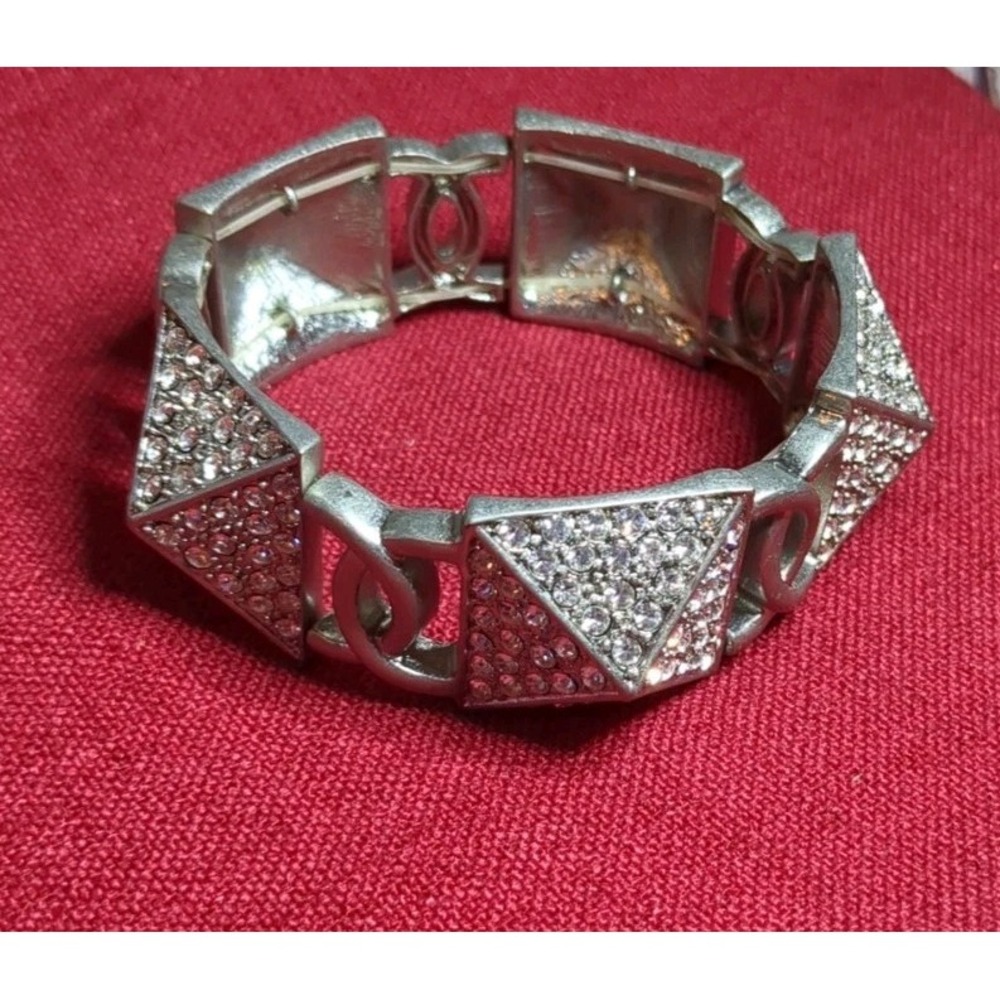 Silver tone Stretch Bracelet Pyramid Shaped Links Studded With‎ Crystals